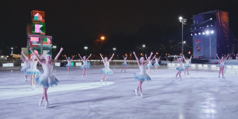 На катке в Парке Горького покажут ледовое шоу с участием известных фигуристов