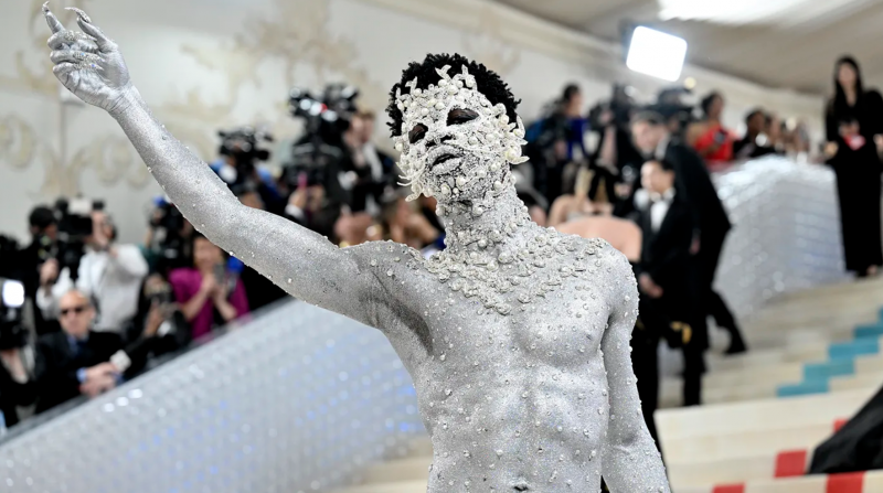 В Нью-Йорке прошел благотворительный бал Met Gala